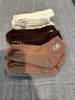 Women’s Grip Socks - Brown, Dark Brown, White - 3 Pack